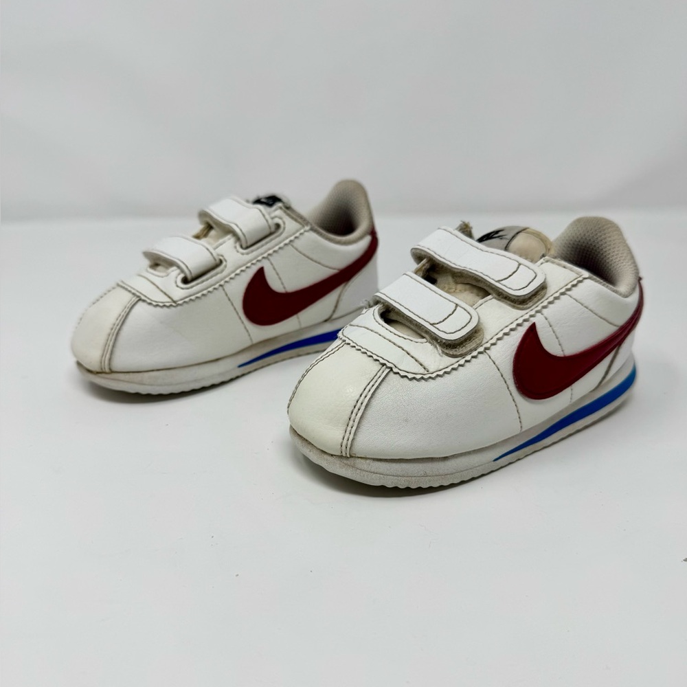 Nike Kids White and Red Sneakers; 8C
